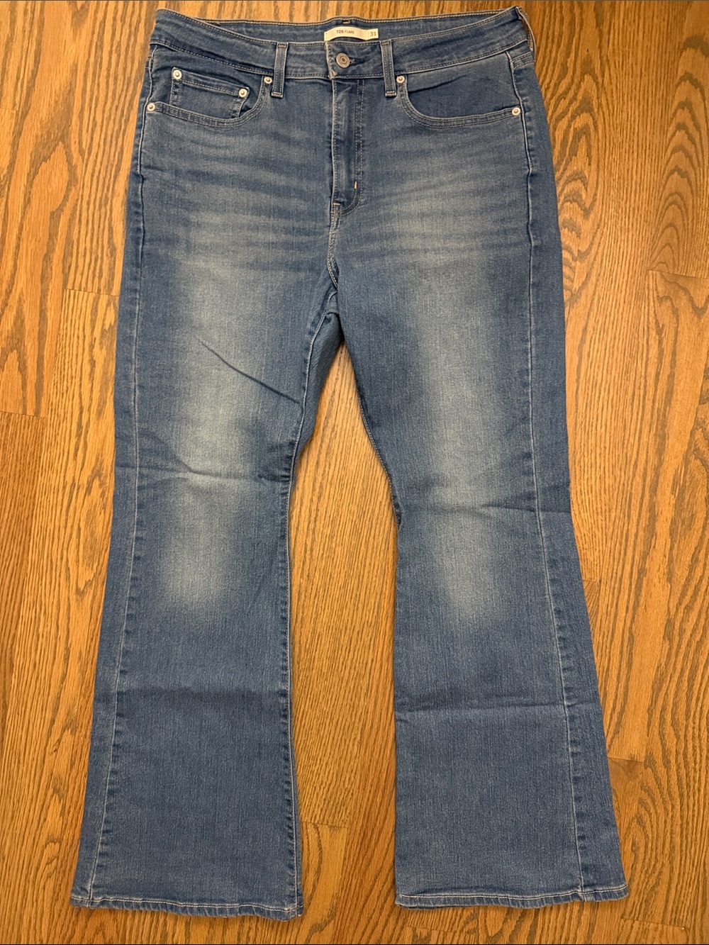 Levi's 726 Flare Jean Size 31 NWOT
